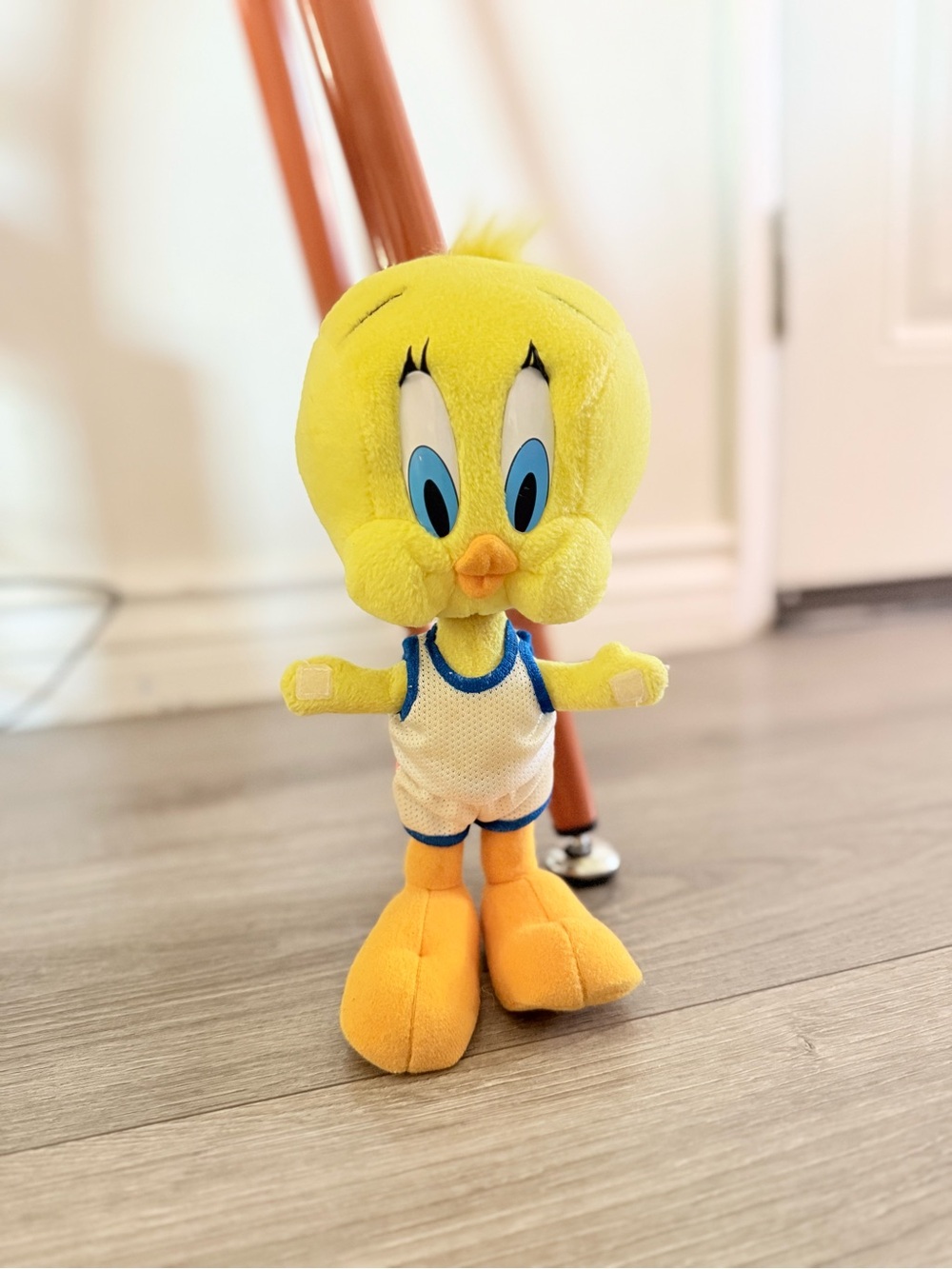 Warner Bros. Looney Tunes Tweety Bird Small Yellow Plush Basketball Jersey 10”